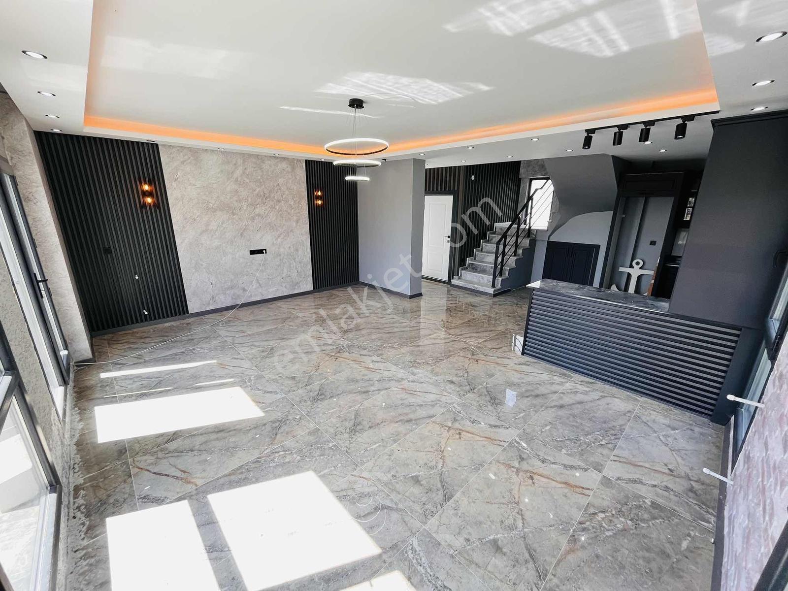Re/max Kıyı Satılık Müstakil Havuzlu İskanlı Deniz Manzaralı - Görsel 24
