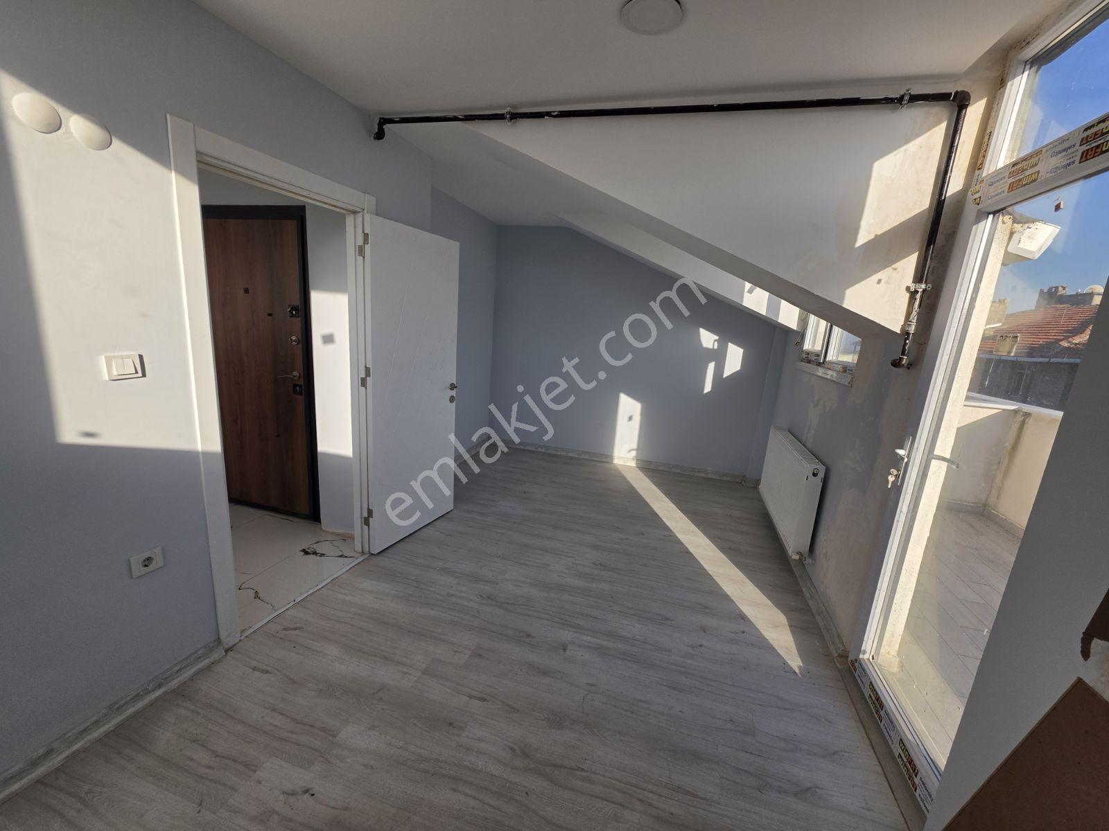 Timur Emlaktan Metrobüse 2 Dk.bağımsız Girişli 3+2 Dubleks Daire - Görsel 30