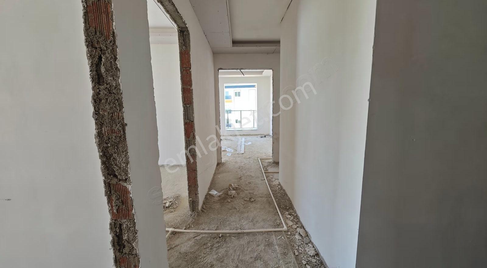 Pazarcı'da Ultra Lüks 3+1 Daire - Sıfır, Havuzlu, Otoparklı - Görsel 4