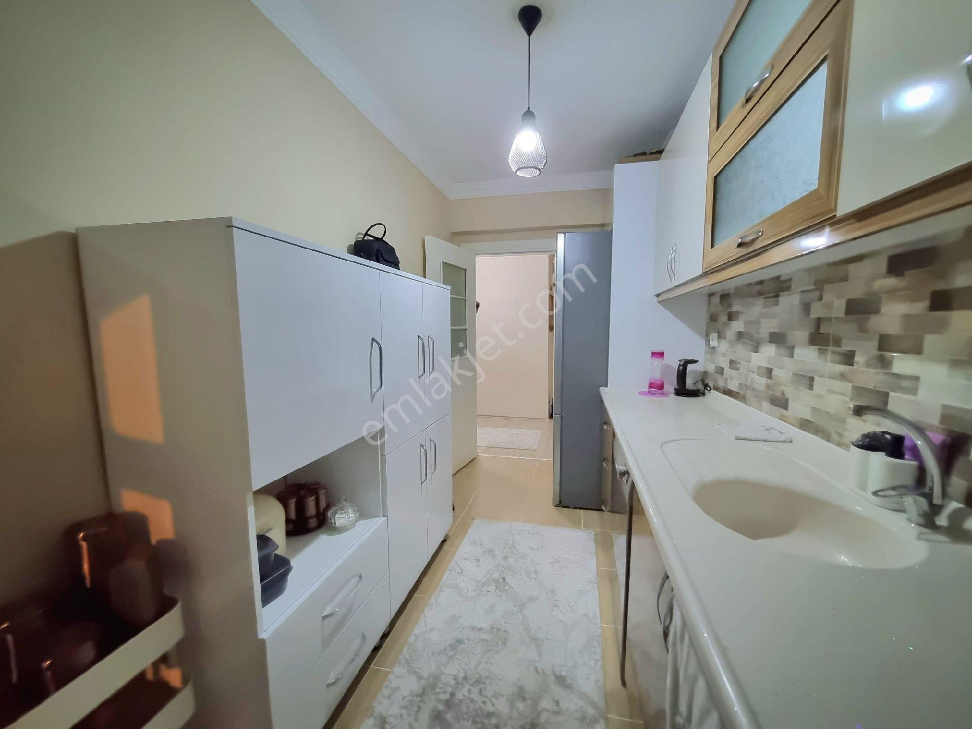 Mollaraap Asansörlü 12yıllık Katmülkiyetli 3.arakat Satılık Daire 3.250.000₺ - Görsel 2