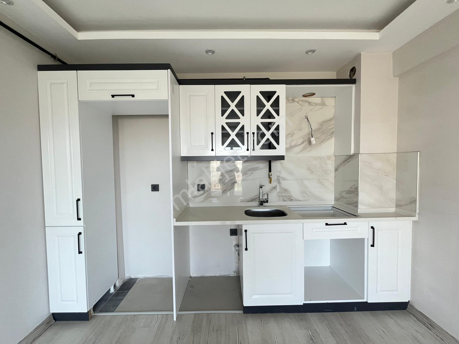 Çözüm Emlak'tan Muradiye'de Sıfır 1+1 Ara Kat Kiralık Daire - Görsel 6