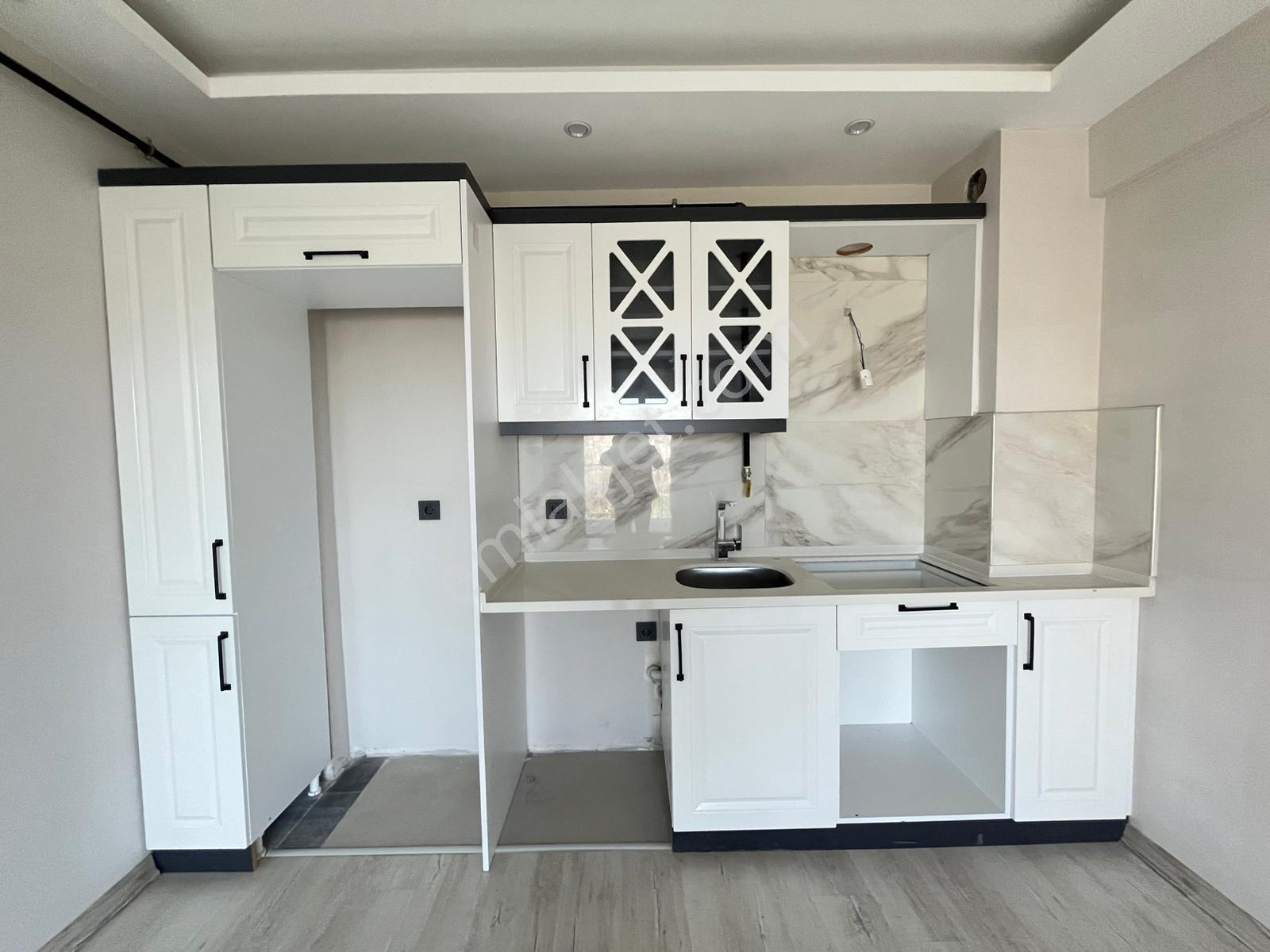 Çözüm Emlak'tan Muradiye'de Sıfır 1+1 Ara Kat Kiralık Daire - Görsel 21