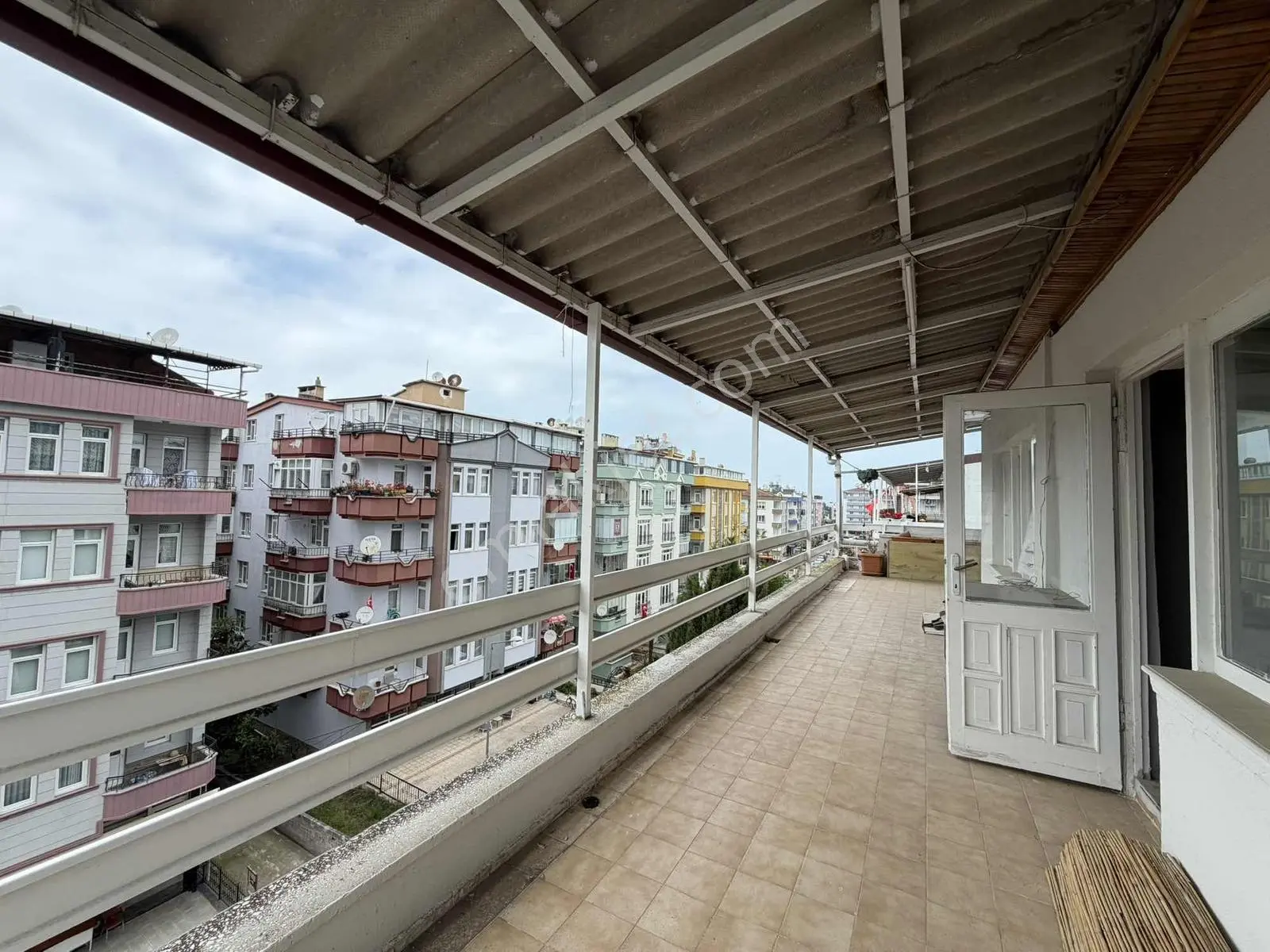 Şehrin Kalbinde 4+2 Satılık Ferah Daire