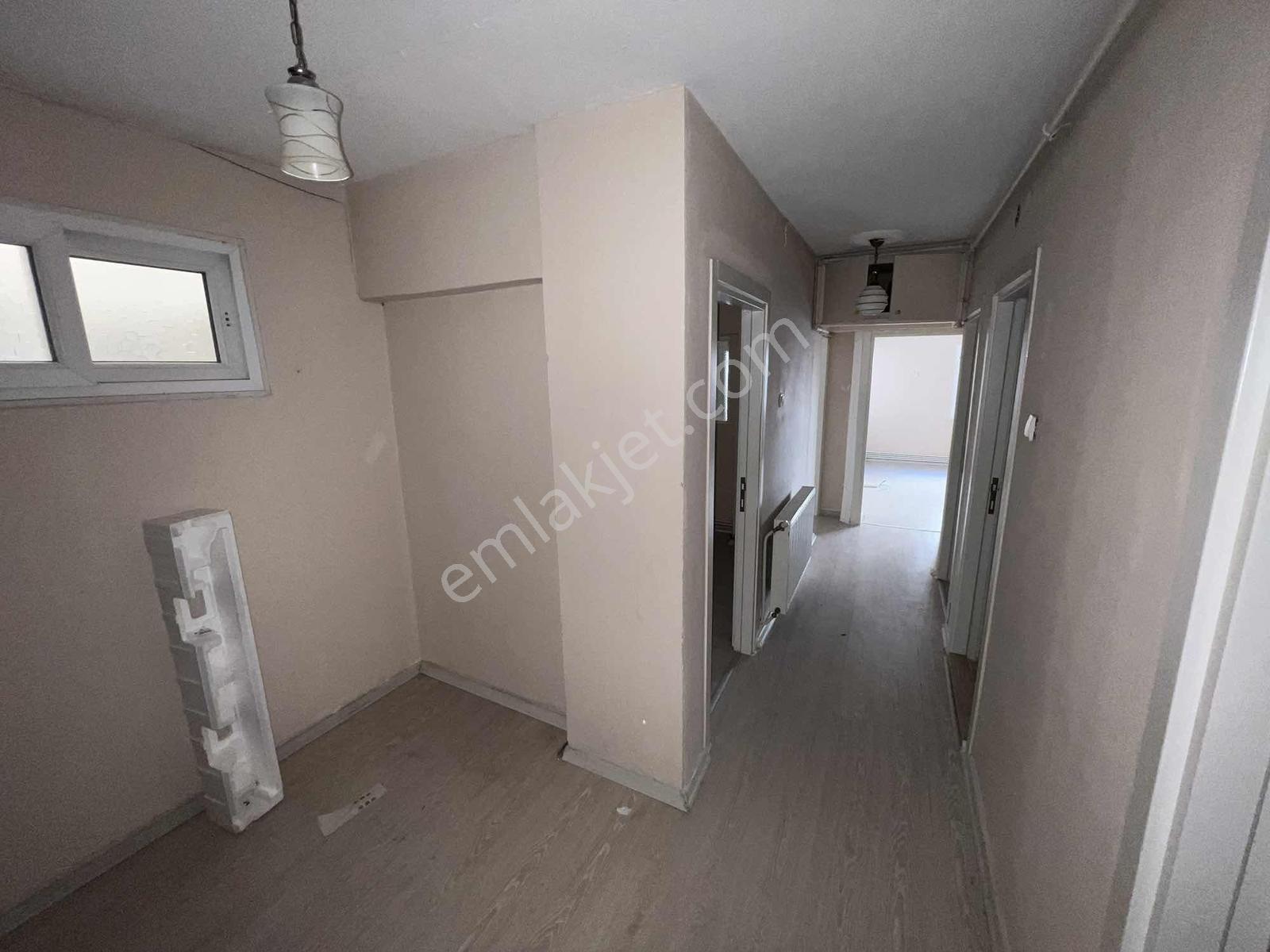 Türker Emlak 3+1 110 M2 Doğalgazlı Merkezi Konumda - Görsel 4