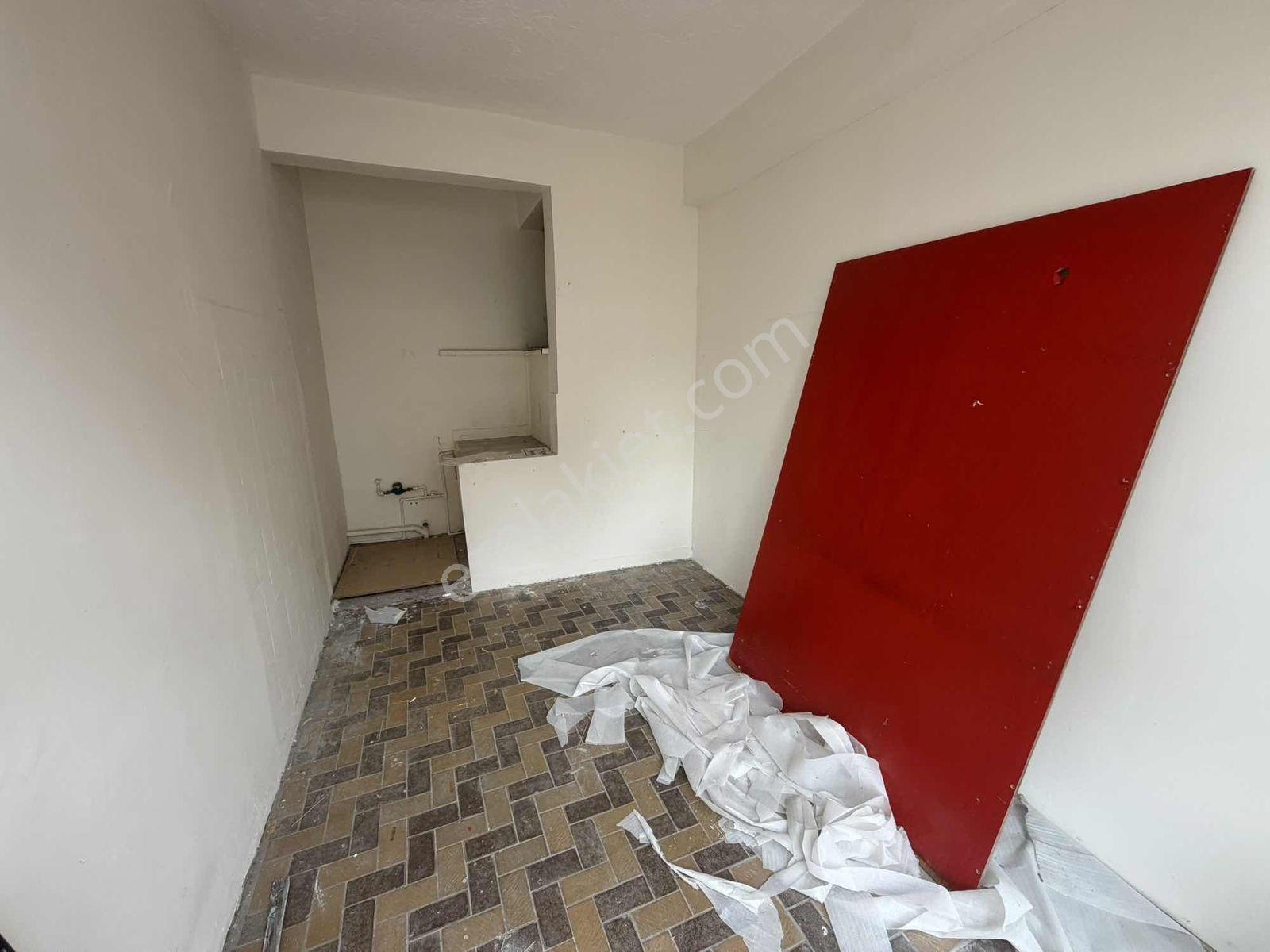 Atatürk Evi Yanında Çarşı Merkezde 20m2 Kiralık Dükkan - Görsel 9