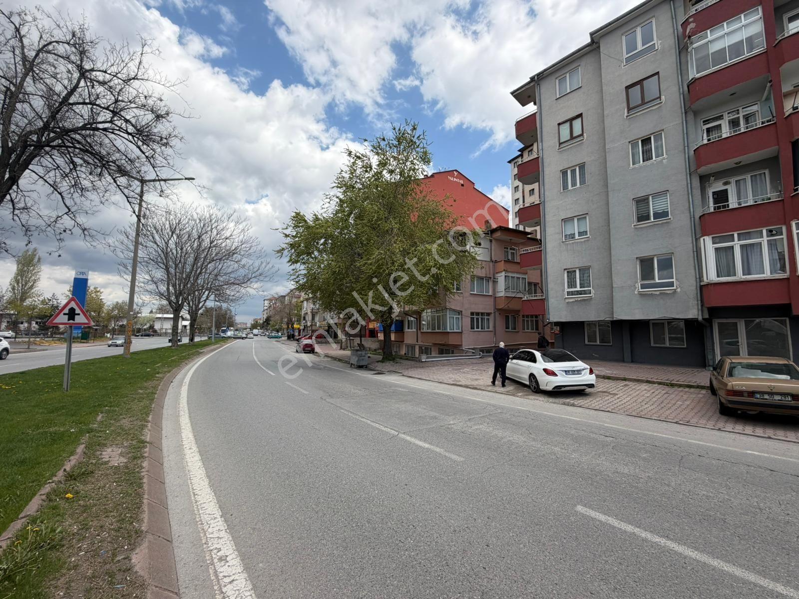 Cadde'de Ofise Uygun Kiralık Yapılı Daire - Görsel 14