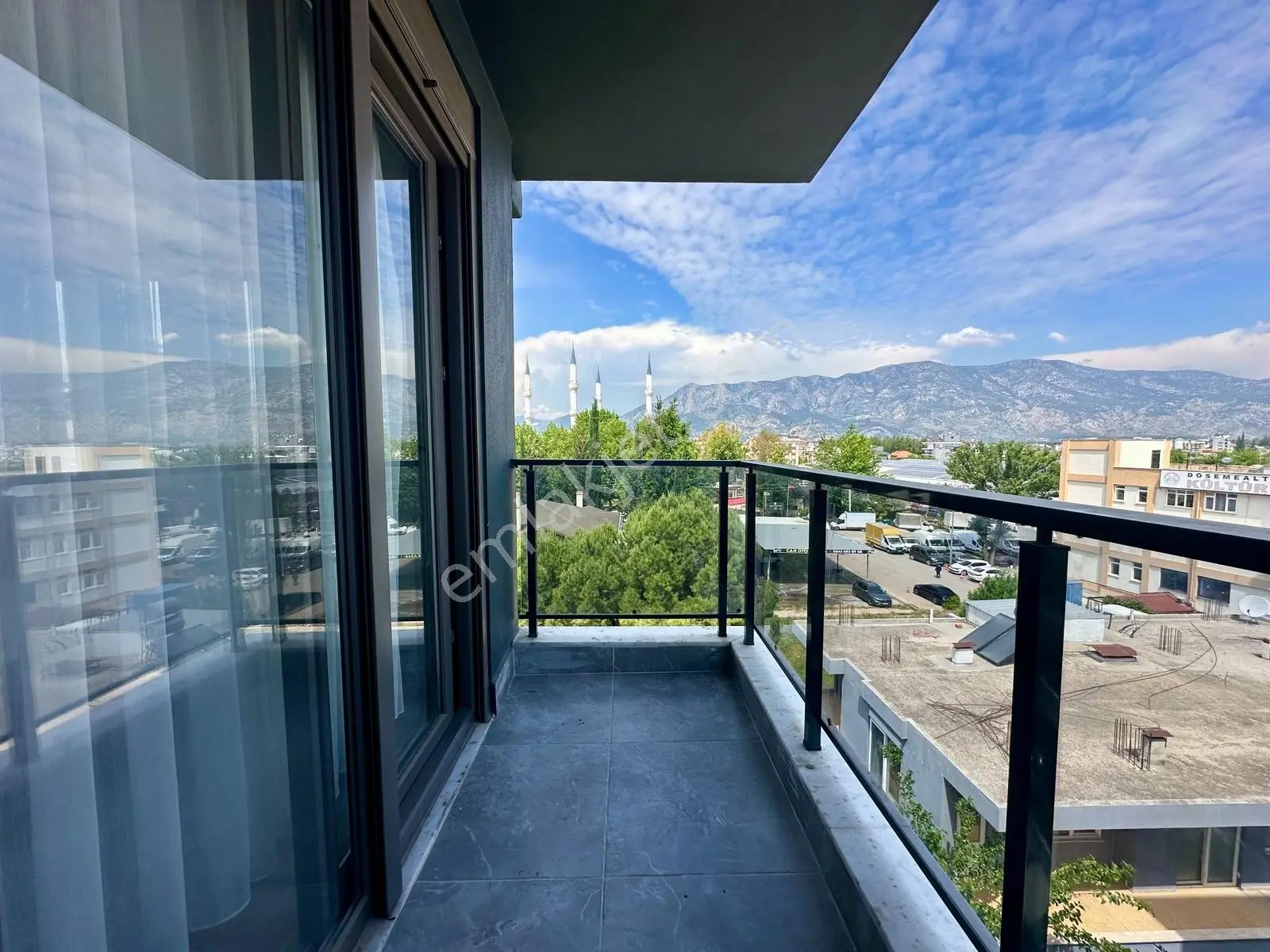 Bahçeyakada Mobilyalı 1+1 Modern Kiralık Daire - Görsel 10