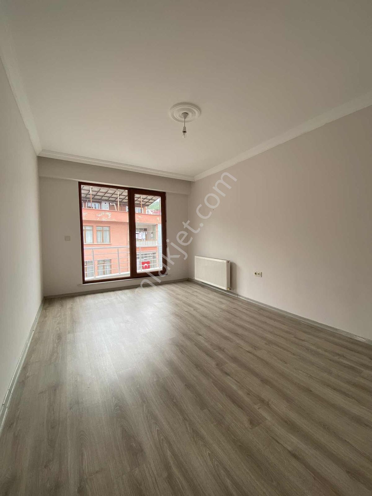 Merve Beyoğlu Gayrimenkulden Aile Yaşamına Uygun Ferah Kiralık - Görsel 8