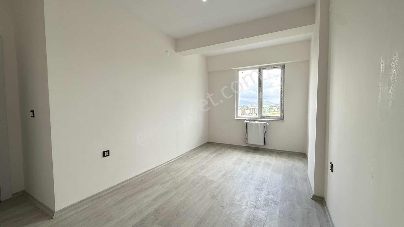 Erkılet Camikebir Mah. Kiralık 2+1 Ayrı Mutfak - Görsel 17