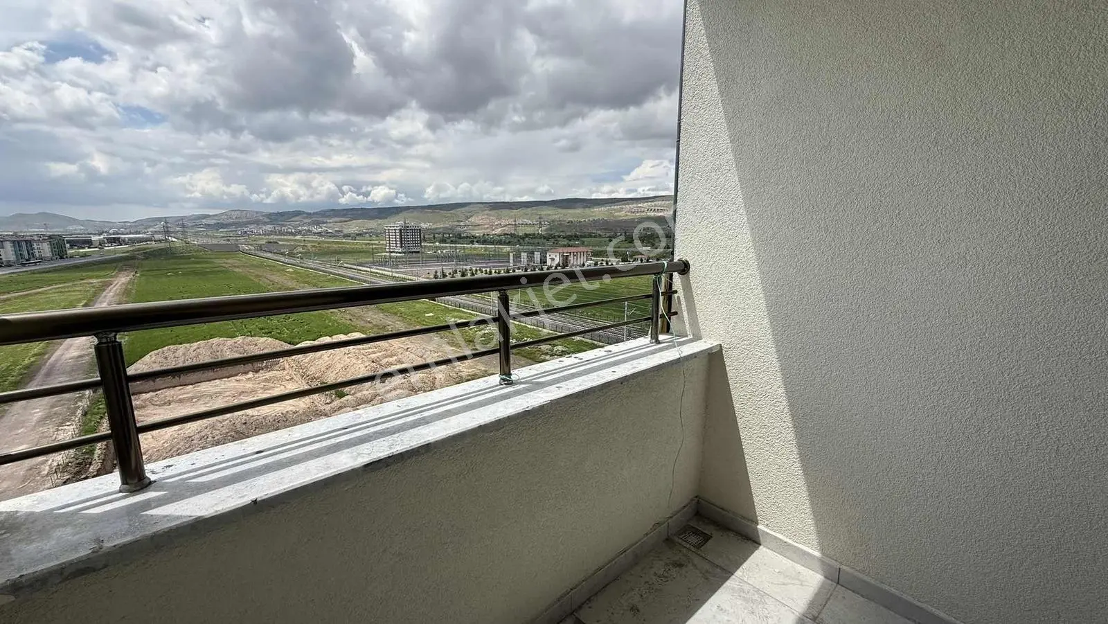 Erkılet Camikebir Mah. Kiralık 2+1 Ayrı Mutfak - Görsel 5