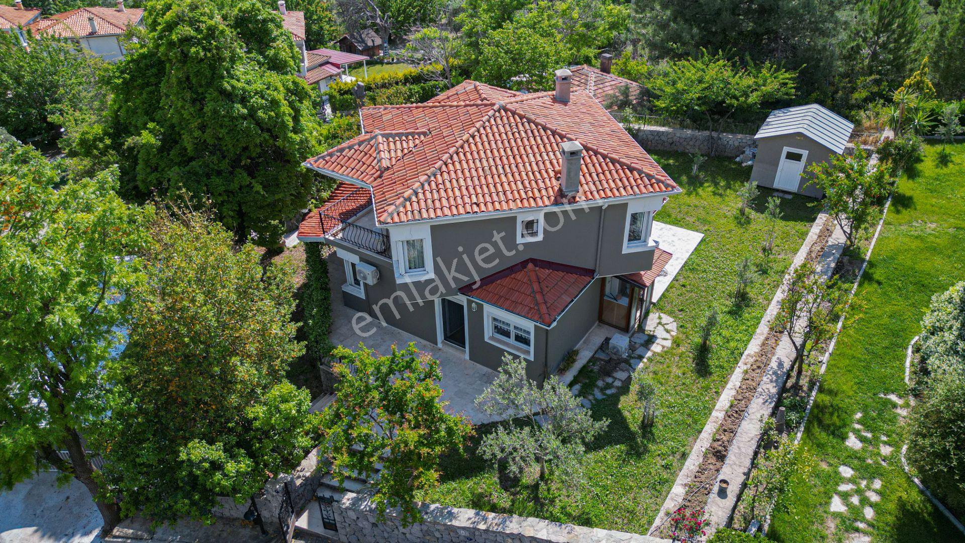 Kuşçular Yeşiloba Sitesinde Doğa İçinde Müstakil Satılık Villa