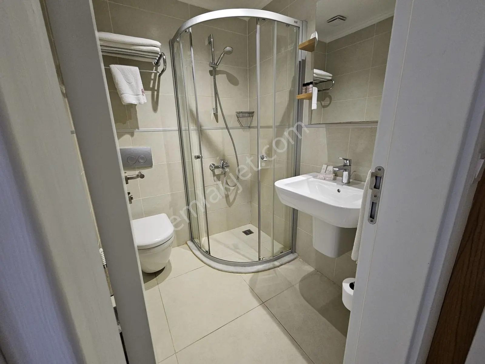 Kuşadası Ramada Resort'te Satılık Deniz Manzaralı 2+1 - Görsel 4