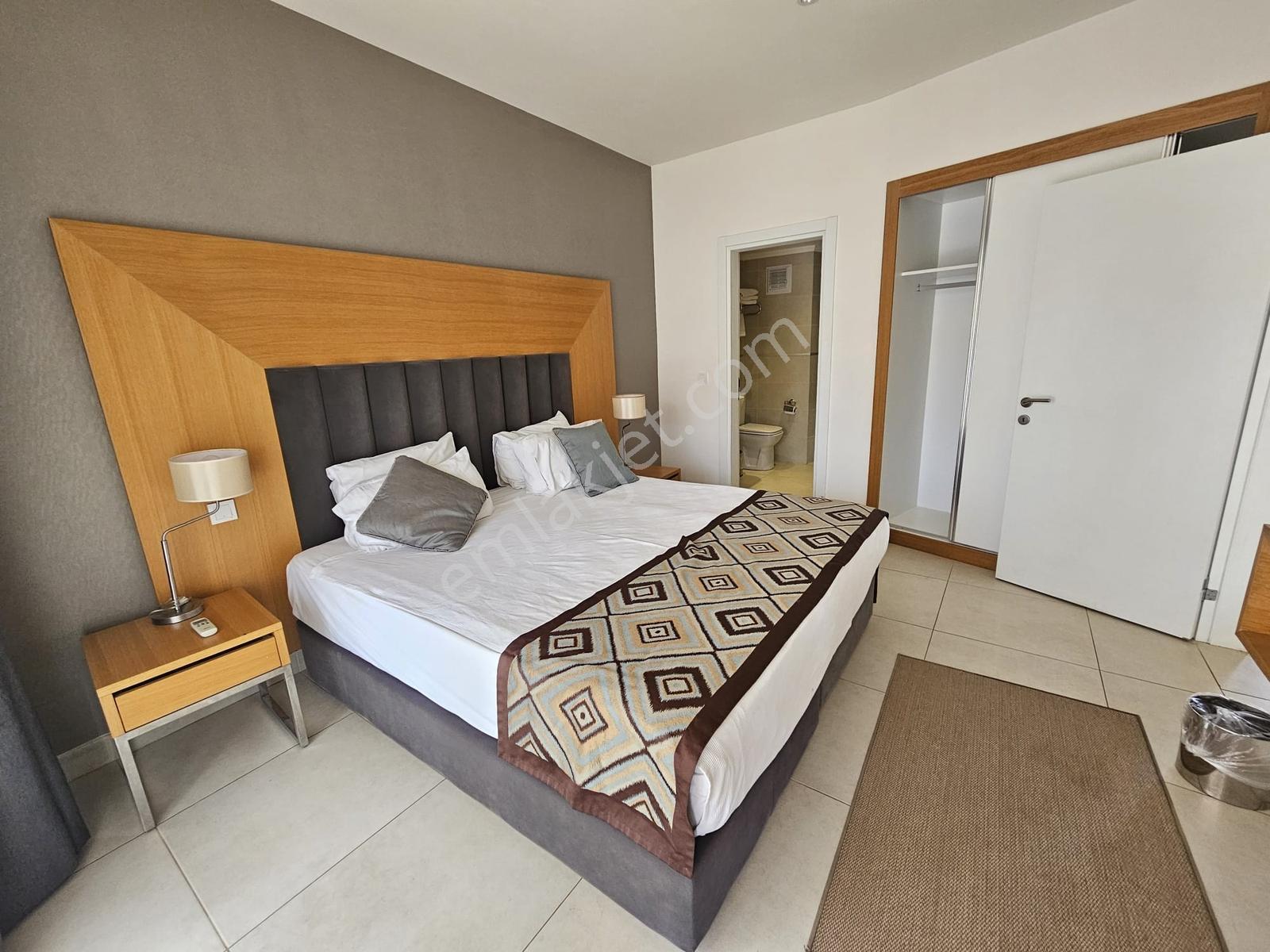 Kuşadası Ramada Resort'te Satılık Deniz Manzaralı 2+1 - Görsel 12