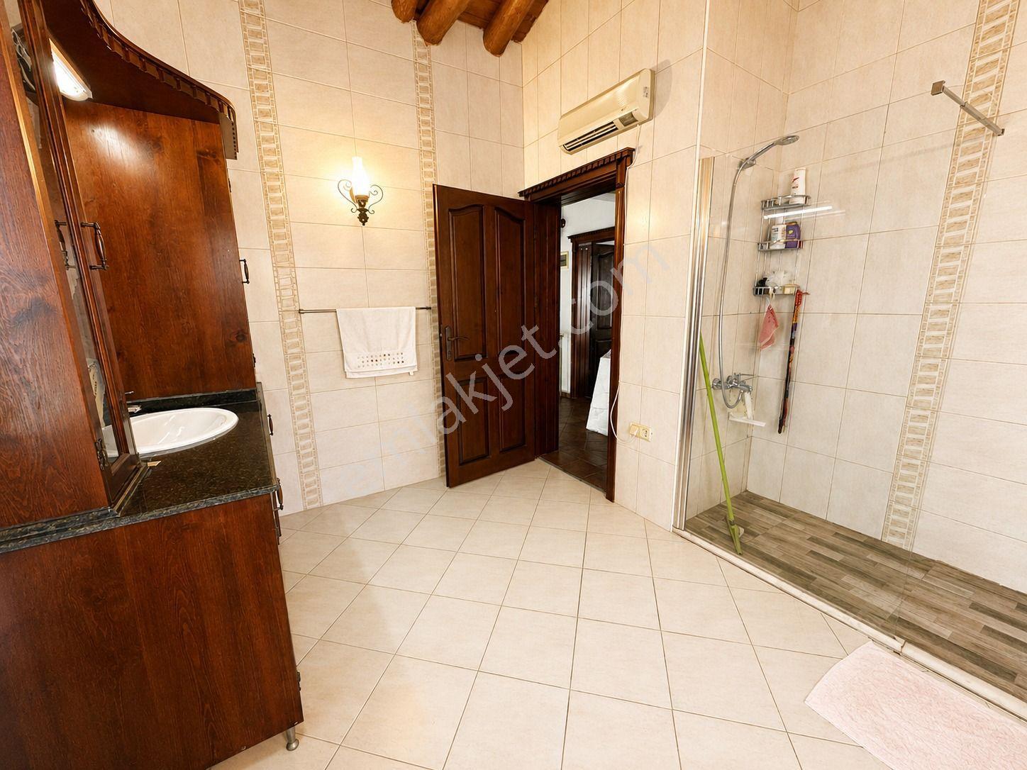 Stop'tan Foça 993m² Bahçe Kullanım Alanlı 4+1 Müstakil Villa - Görsel 12