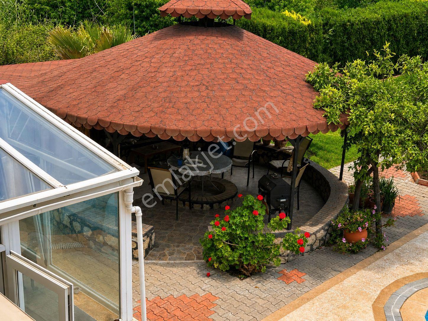 Stop'tan Foça 993m² Bahçe Kullanım Alanlı 4+1 Müstakil Villa - Görsel 14
