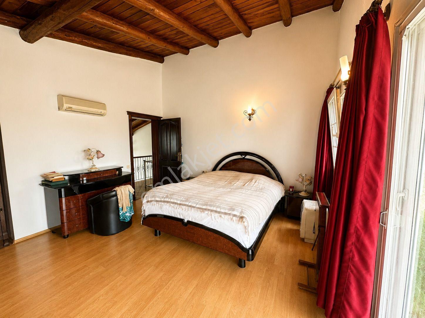 Stop'tan Foça 993m² Bahçe Kullanım Alanlı 4+1 Müstakil Villa - Görsel 22