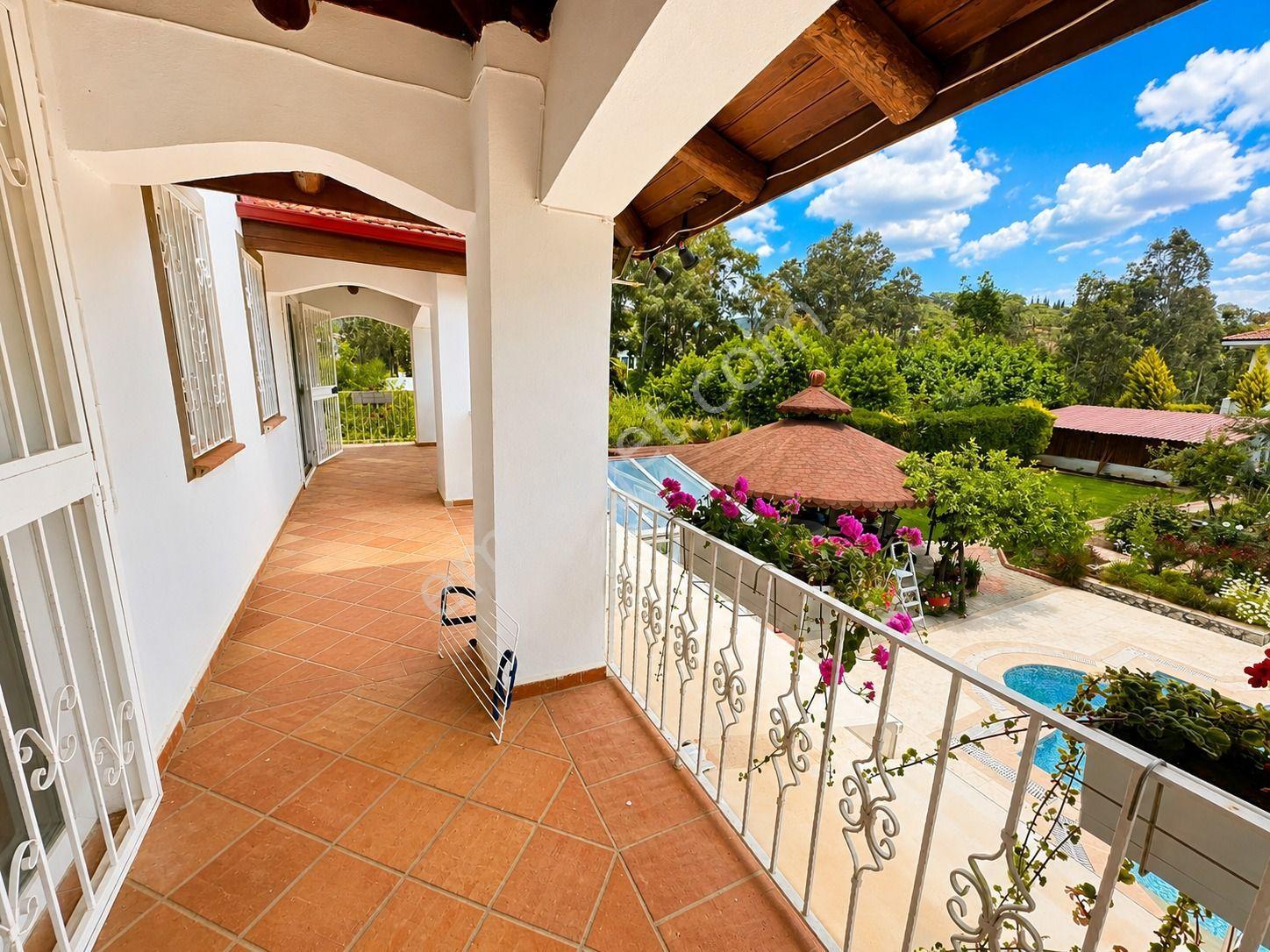 Stop'tan Foça 993m² Bahçe Kullanım Alanlı 4+1 Müstakil Villa - Görsel 18