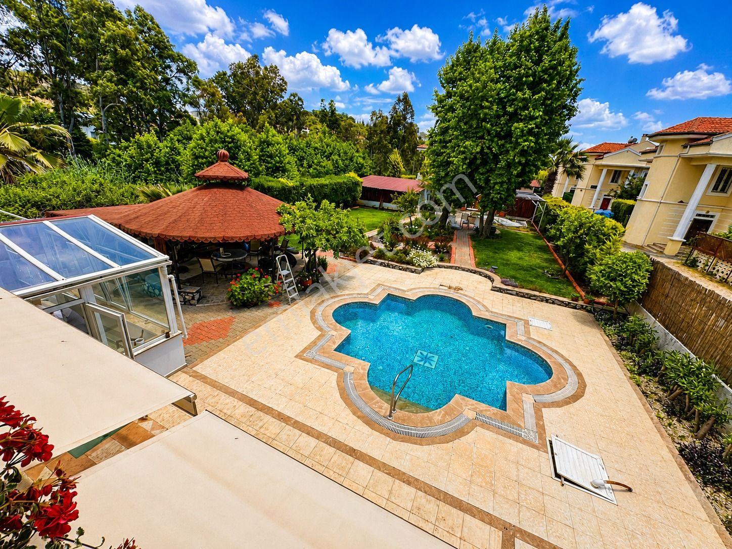Stop'tan Foça 993m² Bahçe Kullanım Alanlı 4+1 Müstakil Villa - Görsel 23