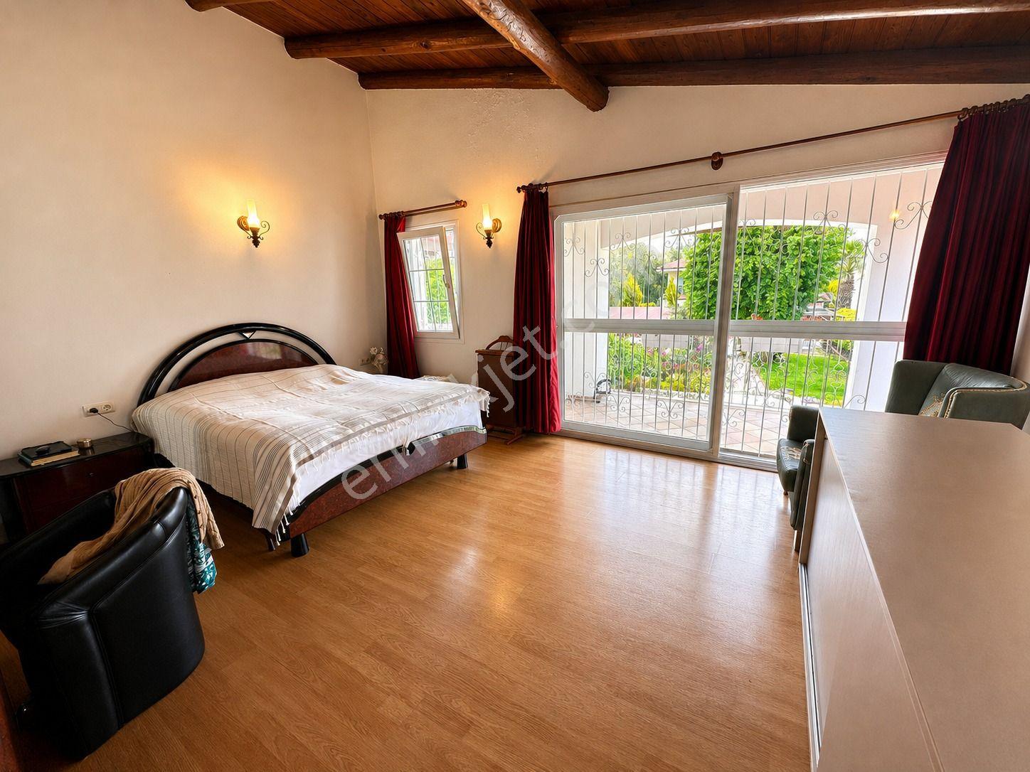 Stop'tan Foça 993m² Bahçe Kullanım Alanlı 4+1 Müstakil Villa - Görsel 17