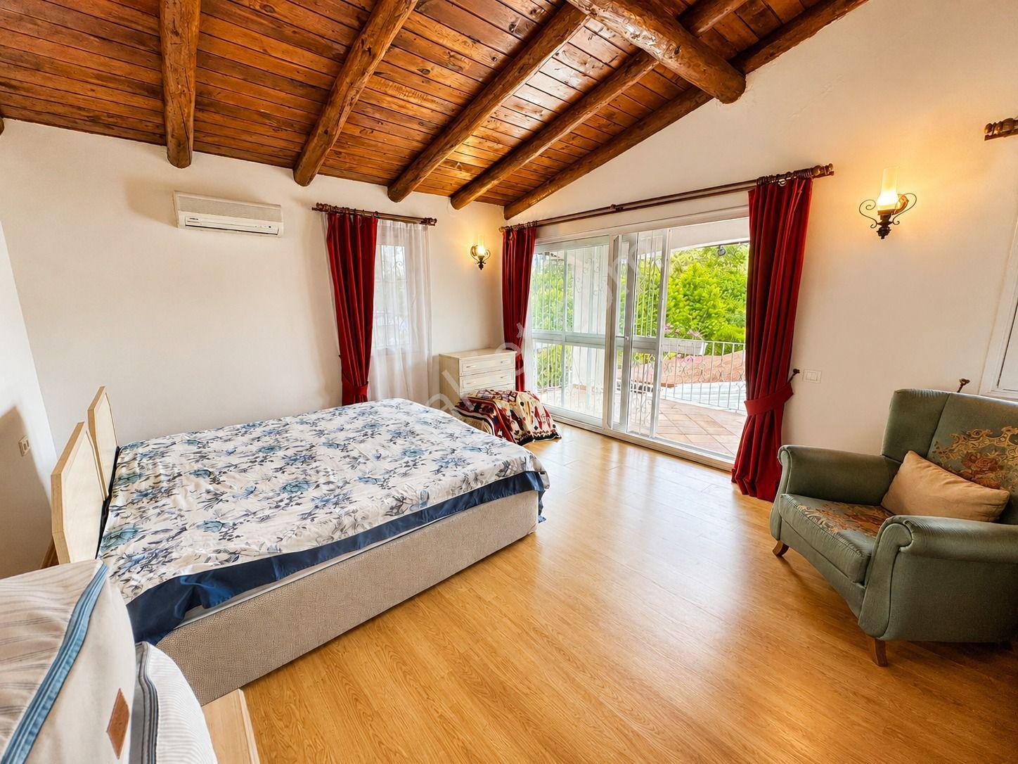 Stop'tan Foça 993m² Bahçe Kullanım Alanlı 4+1 Müstakil Villa - Görsel 16