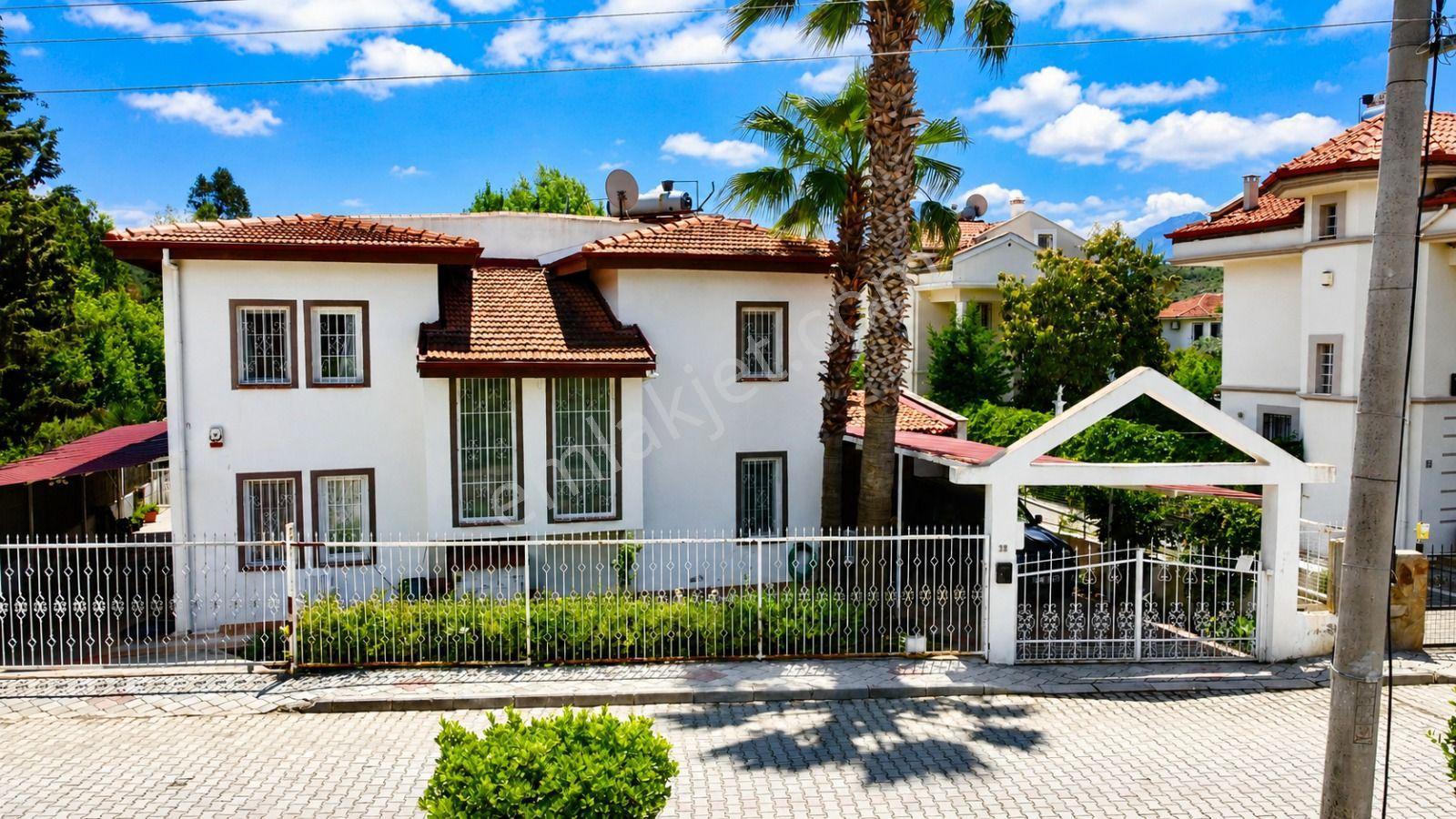 Stop'tan Foça 993m² Bahçe Kullanım Alanlı 4+1 Müstakil Villa - Görsel 25