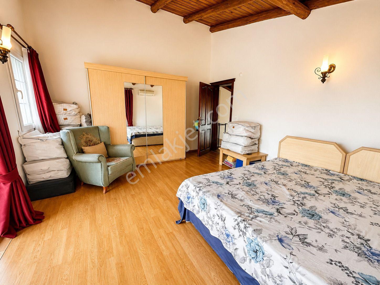 Stop'tan Foça 993m² Bahçe Kullanım Alanlı 4+1 Müstakil Villa - Görsel 15