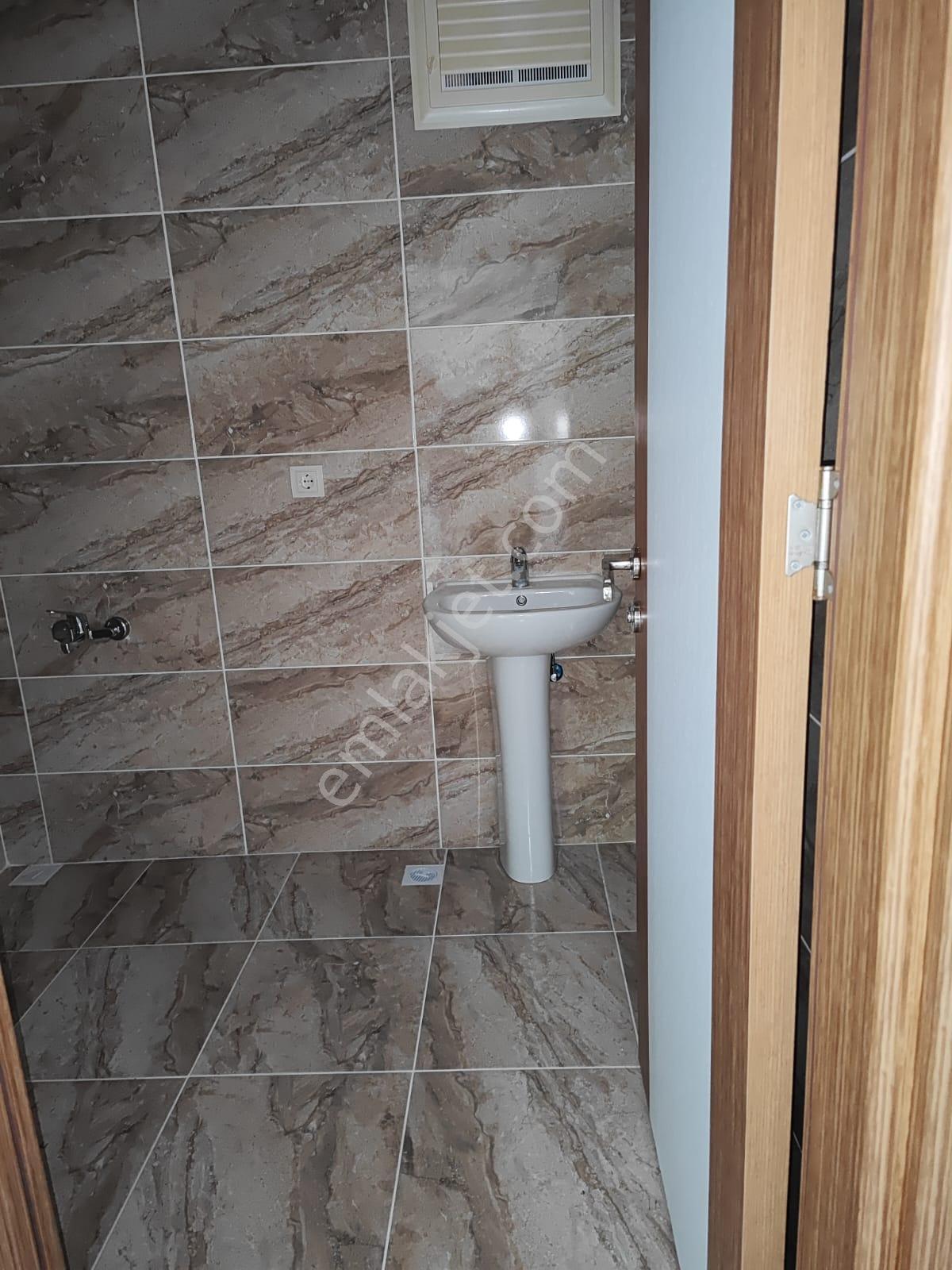 Yalı Gayrimenkulden Sürmene Merkez Manzaralı Ebeveyn Banyolu 3+1 - Görsel 15