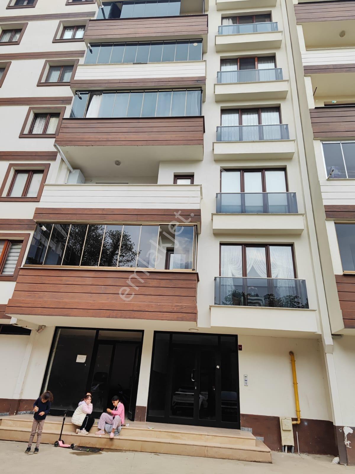 Yalı Gayrimenkulden Sürmene Merkez Manzaralı Ebeveyn Banyolu 3+1 - Görsel 3