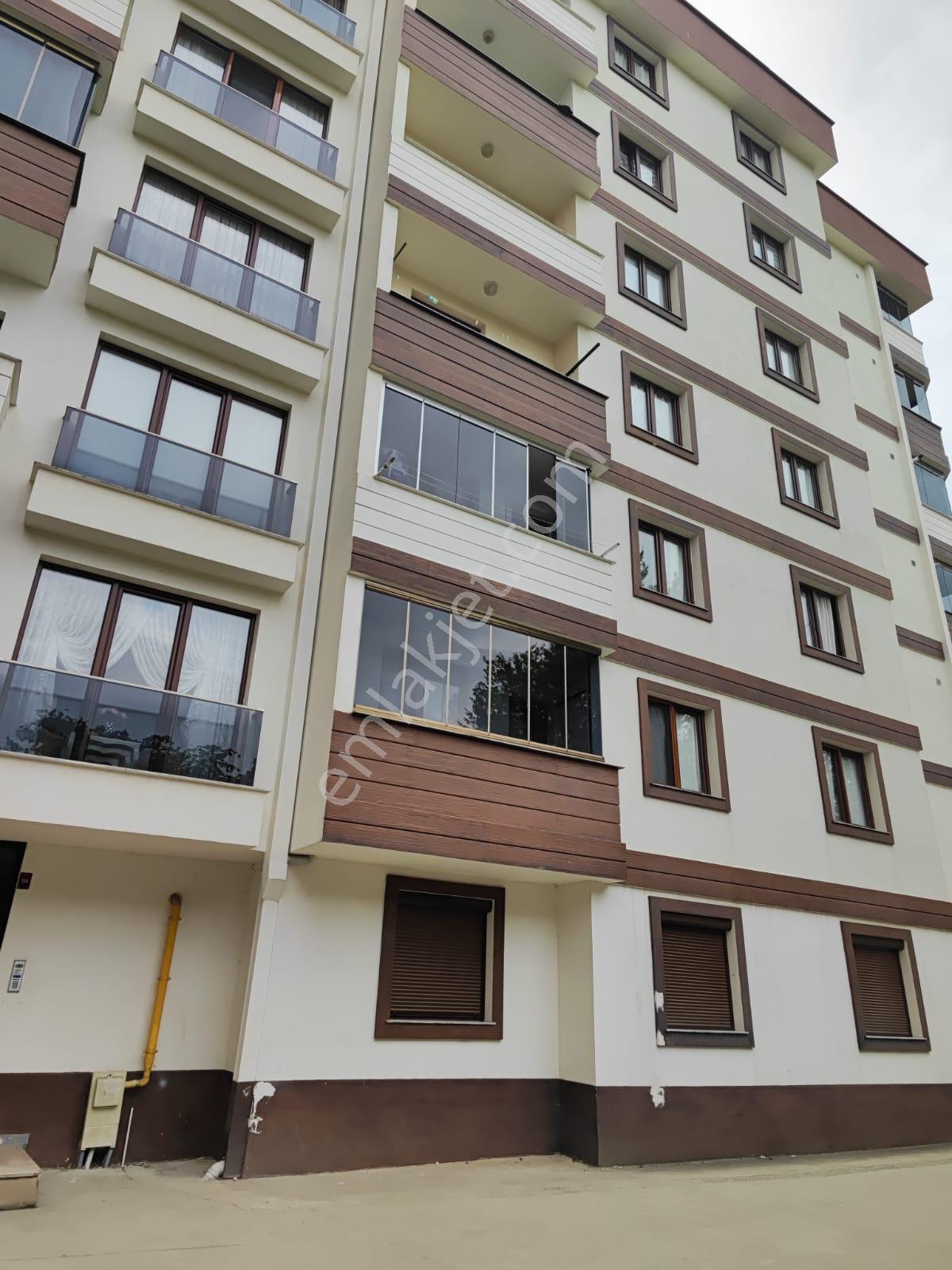 Yalı Gayrimenkulden Sürmene Merkez Manzaralı Ebeveyn Banyolu 3+1 - Görsel 2