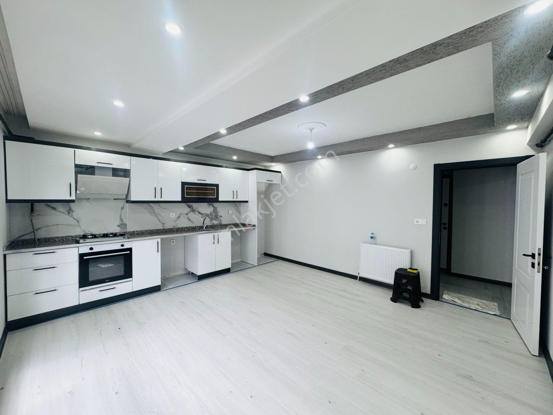 Güven'den Kapaklıda Hastaneye Yakın Balkonlu Kiralık 1+1 Daire - Görsel 3