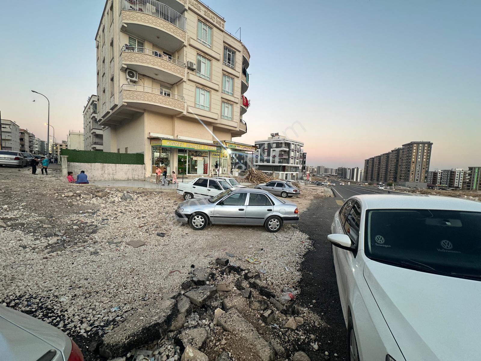 Akev Gayrimenkul'den Seyrantepede 35 Metre Yola Sıfır Dükkan - Görsel 14