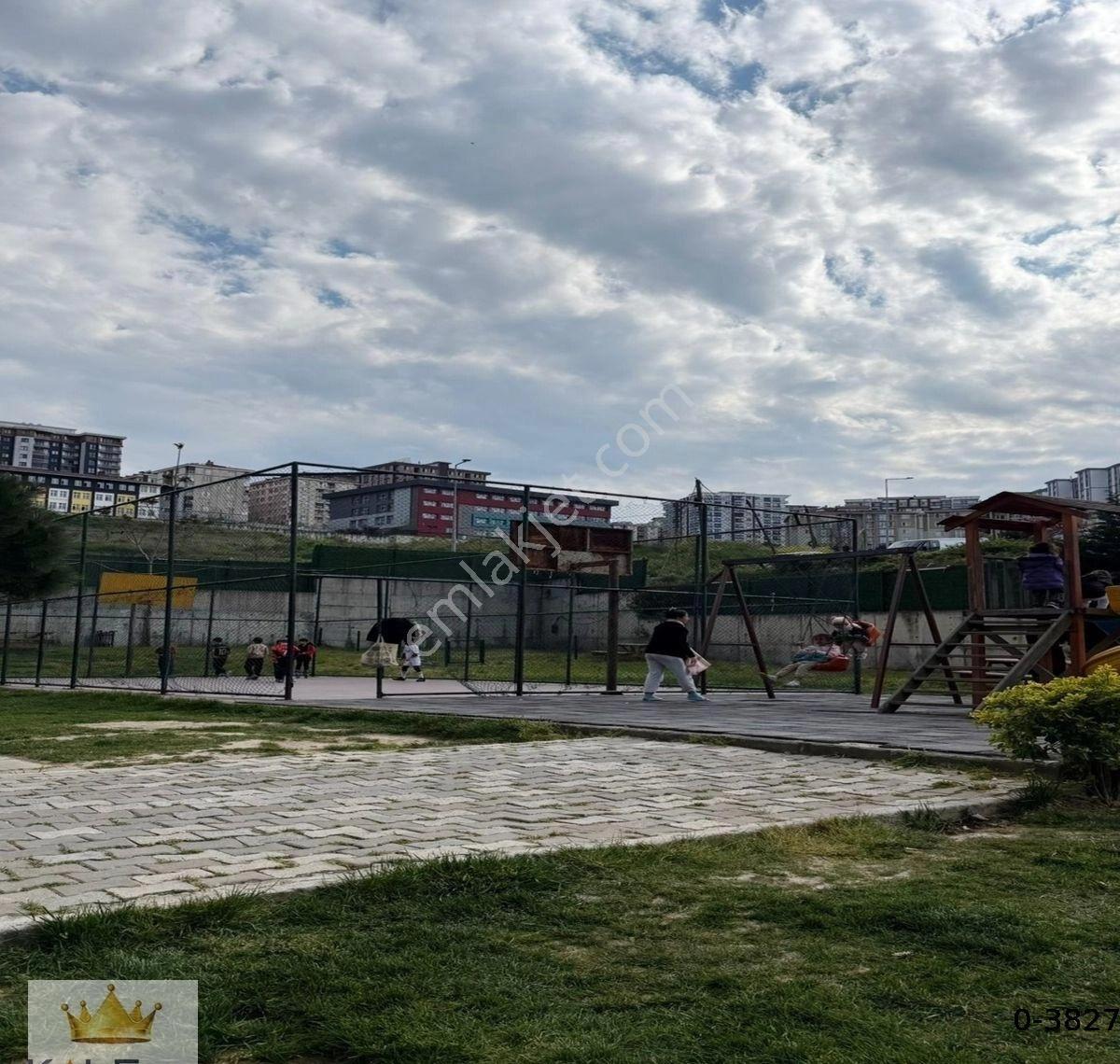 Metrobüse Çok Yakın Dekorlu Satılık 2+1 Arakat Daire - Görsel 20