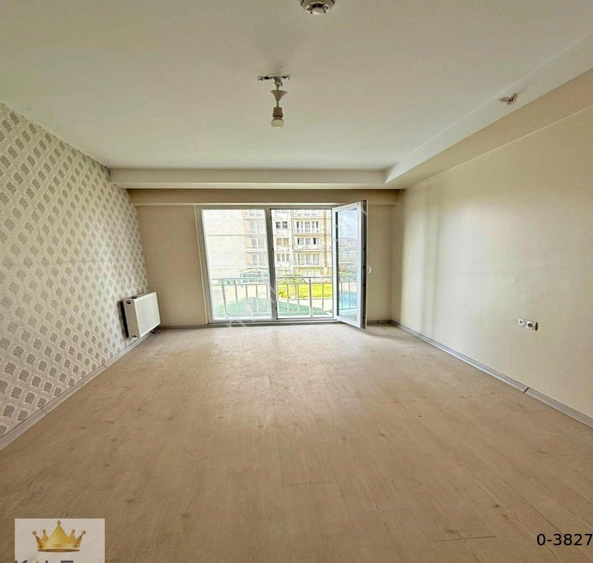 Metrobüse Çok Yakın Dekorlu Satılık 2+1 Arakat Daire - Görsel 8