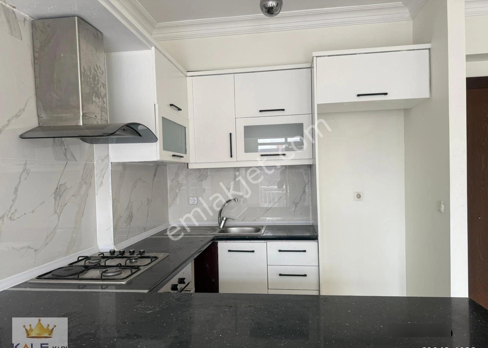 Güzelyurt'ta Metrobüse Yakın Site İçinde Satılık 1+1 Arakat Daire - Görsel 5