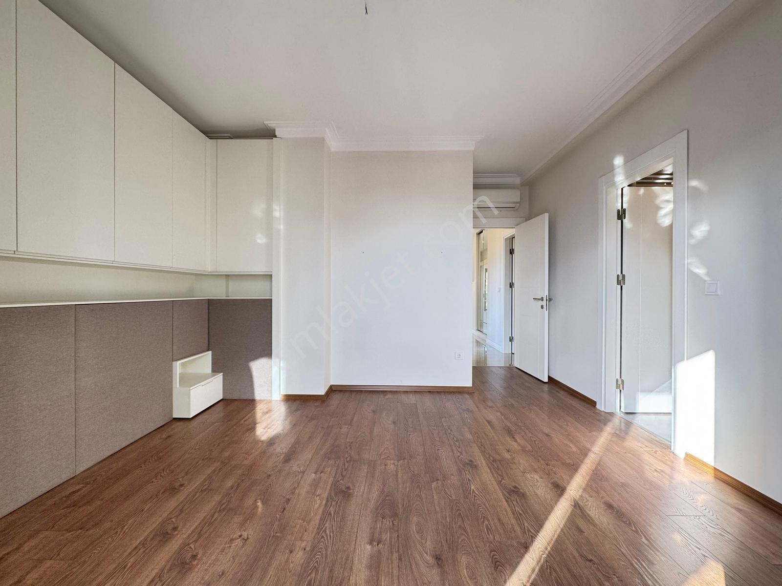 Suadiye'de Bağdat Caddesi'ne Ve Sahile Yakın 130 M² 3+1 - Görsel 7