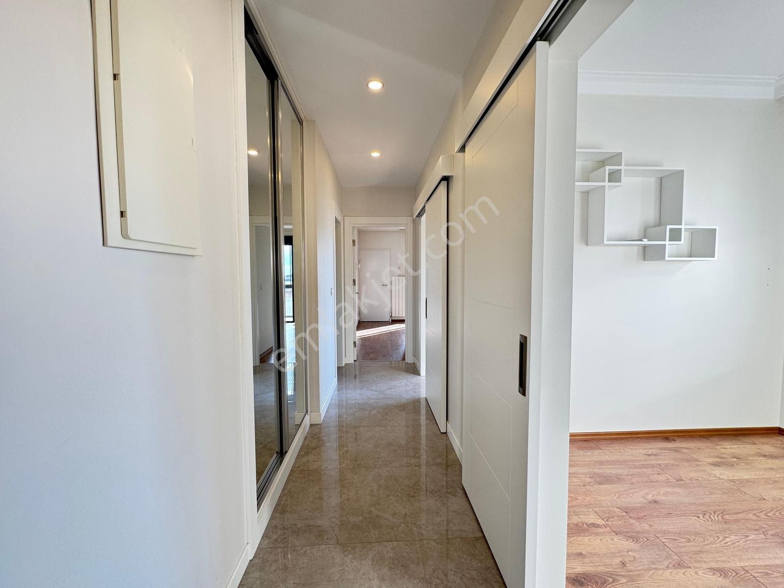Suadiye'de Bağdat Caddesi'ne Ve Sahile Yakın 130 M² 3+1 - Görsel 13