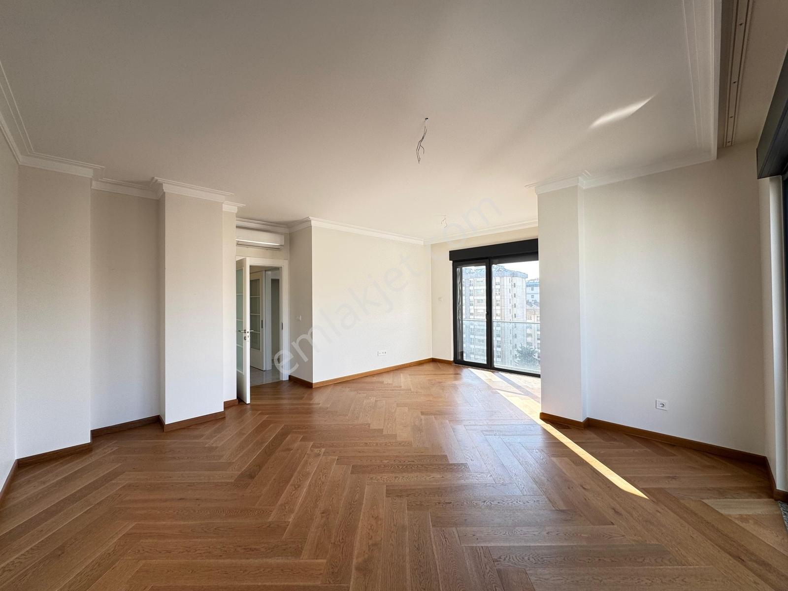 Suadiye'de Bağdat Caddesi'ne Ve Sahile Yakın 130 M² 3+1 - Görsel 15