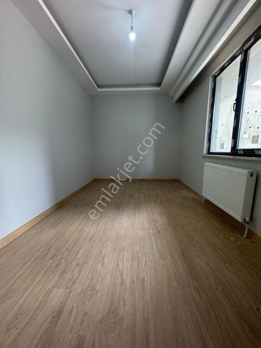 Enkadan Kızılpınar Merkezi Konumda 2+0 Daire Servis Market - Görsel 9