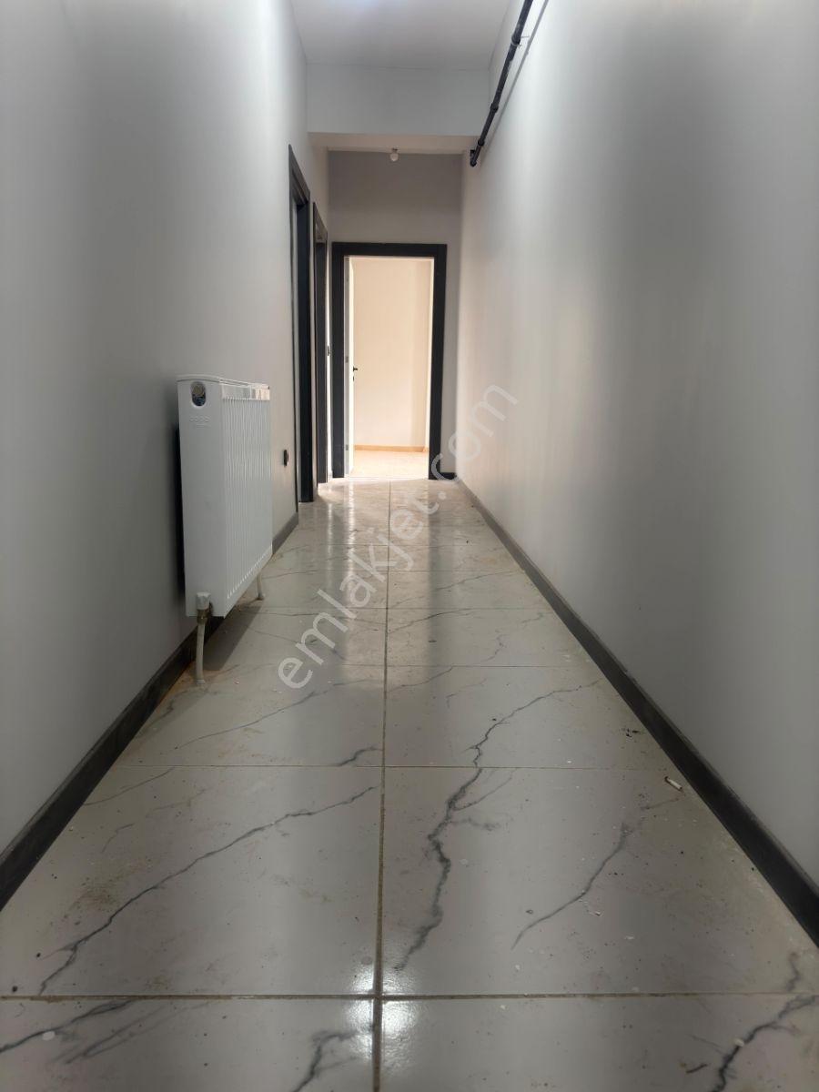 Enkadan Kızılpınar Merkezi Konumda 2+0 Daire Servis Market - Görsel 6