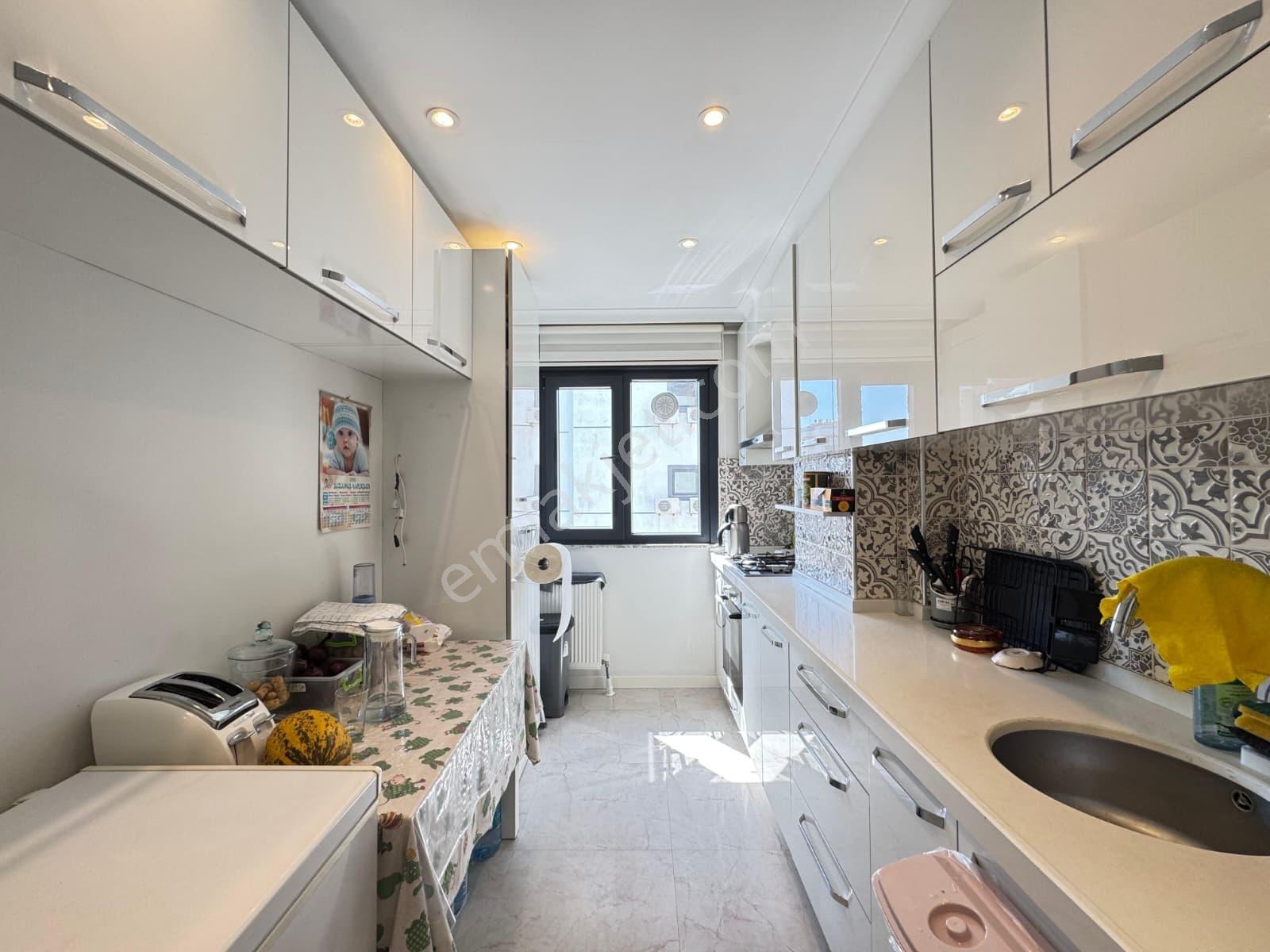 Suadiye'de Bağdat Cd. 5 Dk İki Banyo Balkonlu 110 M² 2+1 - Görsel 15