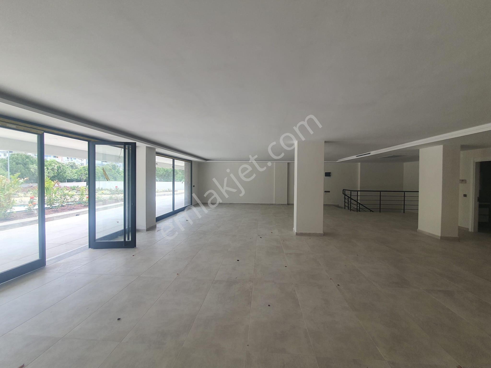 Kuşadası 250m2 Kiralık Dükkan,ana Cadde Üzeri Otoparklı - Görsel 12