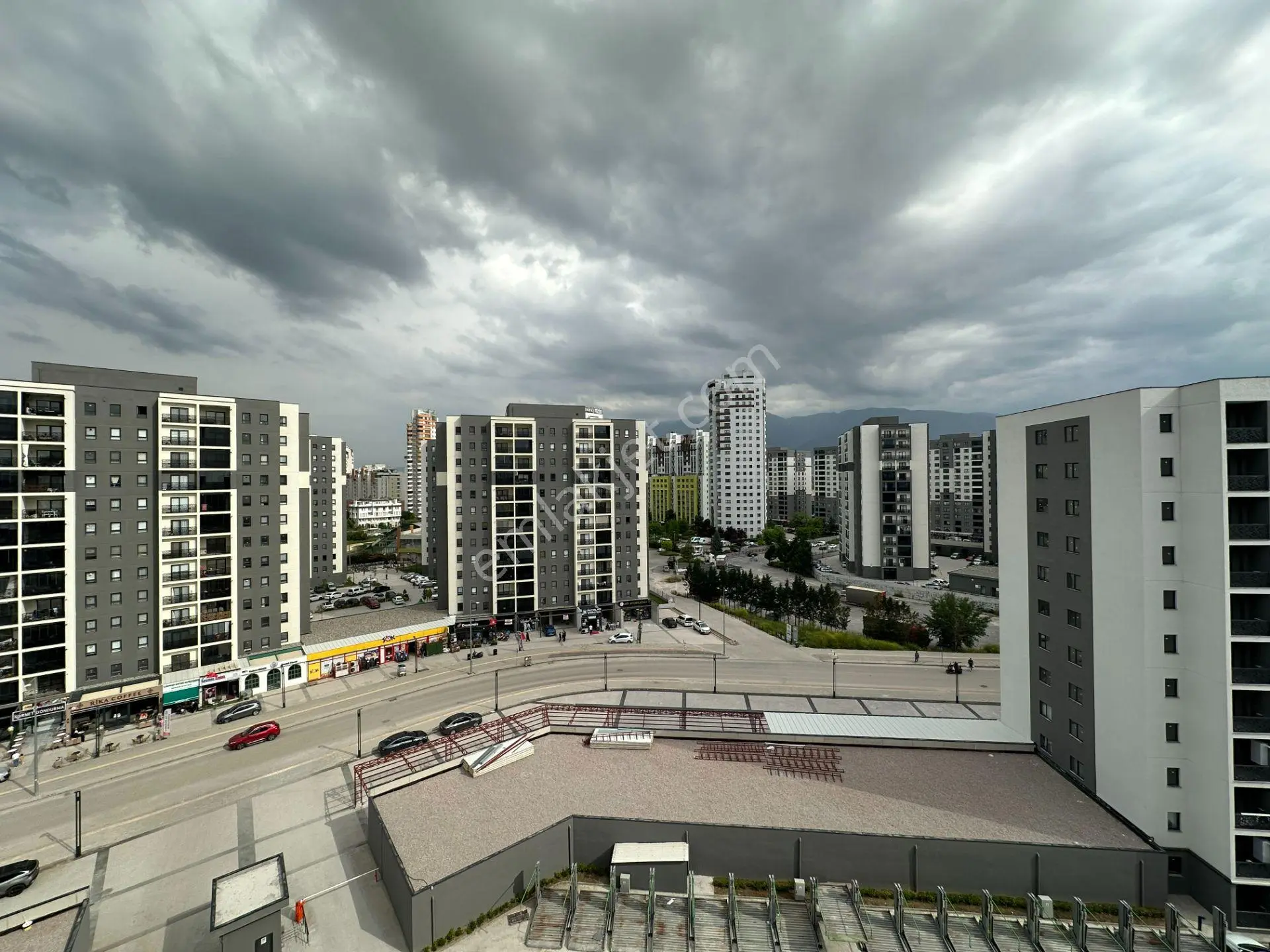 Bursa Prestij Yeni Hayat Sitesinde Satılık 3+1 Köşe Tip Daire