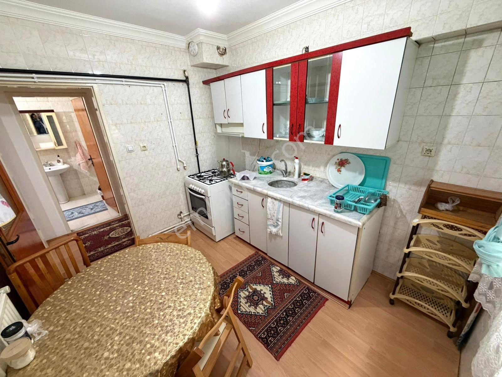 Uzman Emlak'tan İncirli Mh.de +kilerli+ebeveyn Banyolu Eşyalı Kiralık 2+1 Daire - Görsel 9