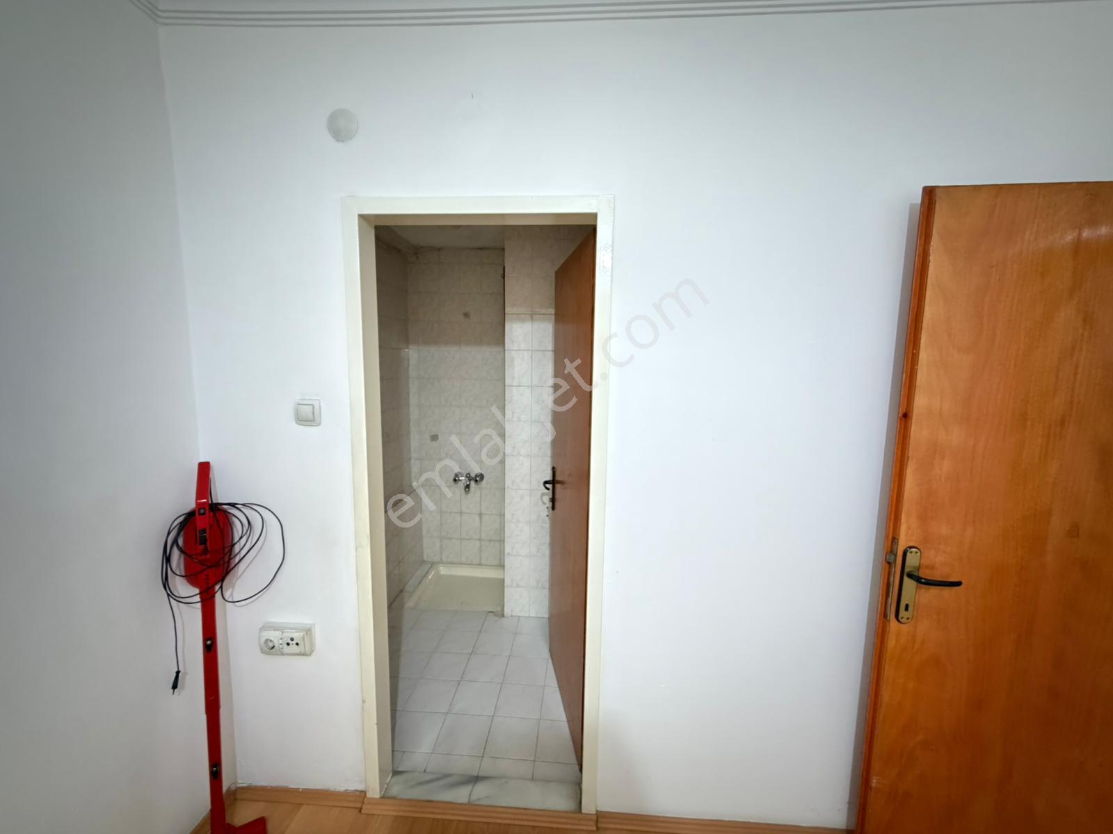 Uzman Emlak'tan İncirli Mh.de +kilerli+ebeveyn Banyolu Eşyalı Kiralık 2+1 Daire - Görsel 11