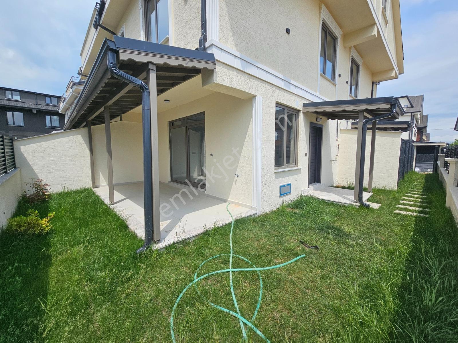 Deniz'den 3+1 Merkezi Konumda, Bahçeli Satılık Villa - Görsel 15