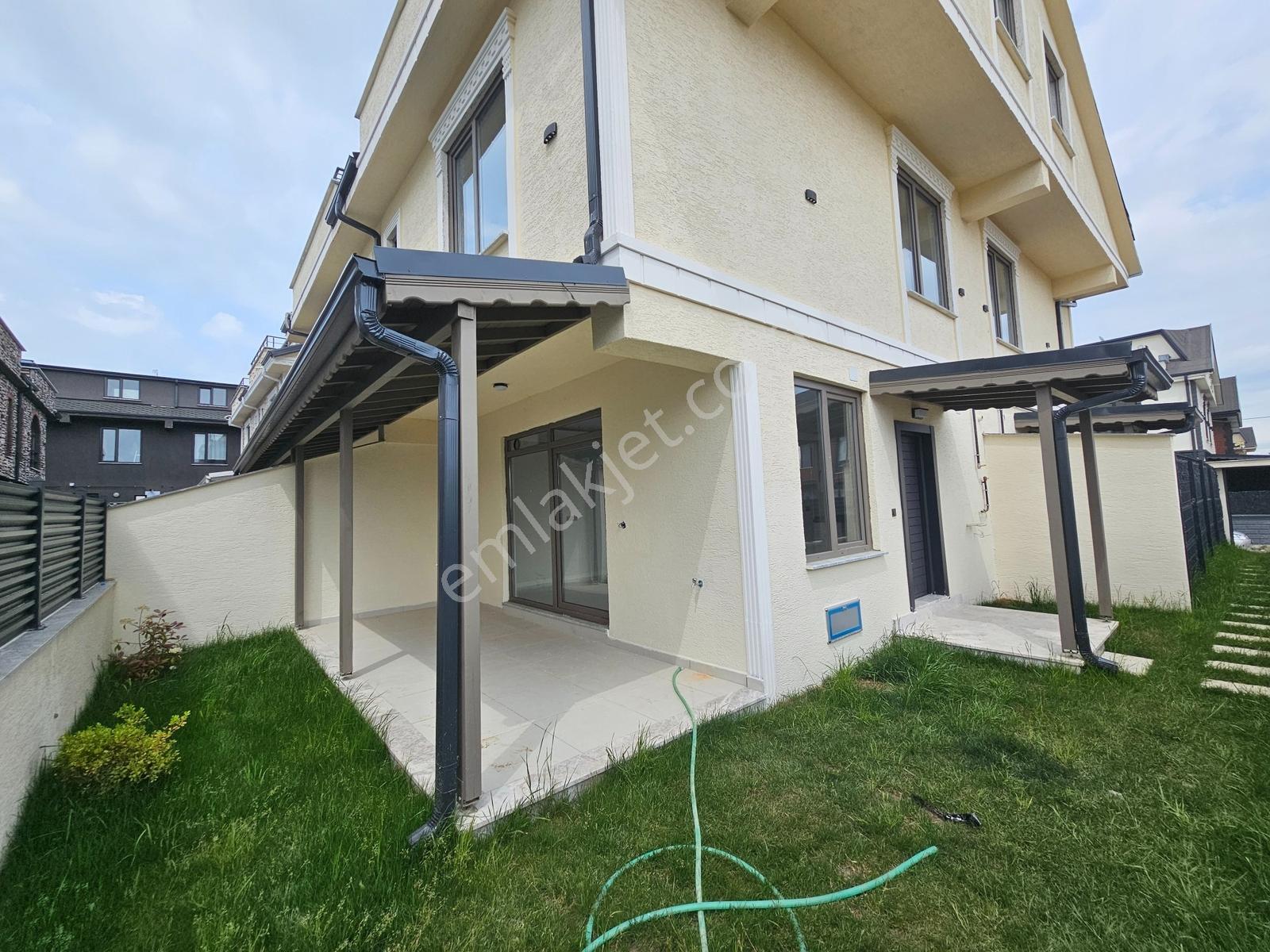 Deniz'den 3+1 Merkezi Konumda, Bahçeli Satılık Villa - Görsel 21