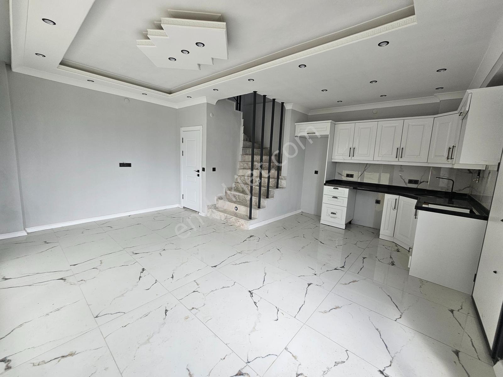 Deniz'den 3+1 Merkezi Konumda, Bahçeli Satılık Villa - Görsel 22