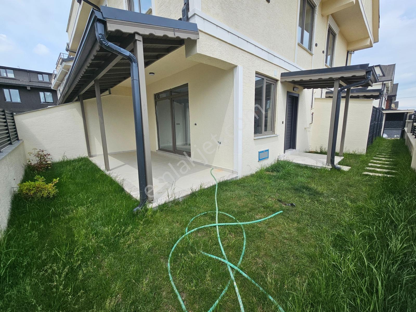 Deniz'den 3+1 Merkezi Konumda, Bahçeli Satılık Villa - Görsel 4