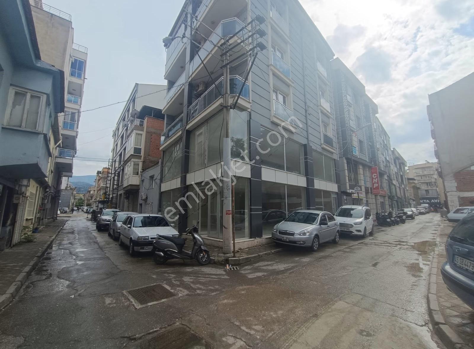Mithatpaşa Mah.20.sk İle 3.sk Köşesi Kiralık Batarkatlı Dükkan - Görsel 2