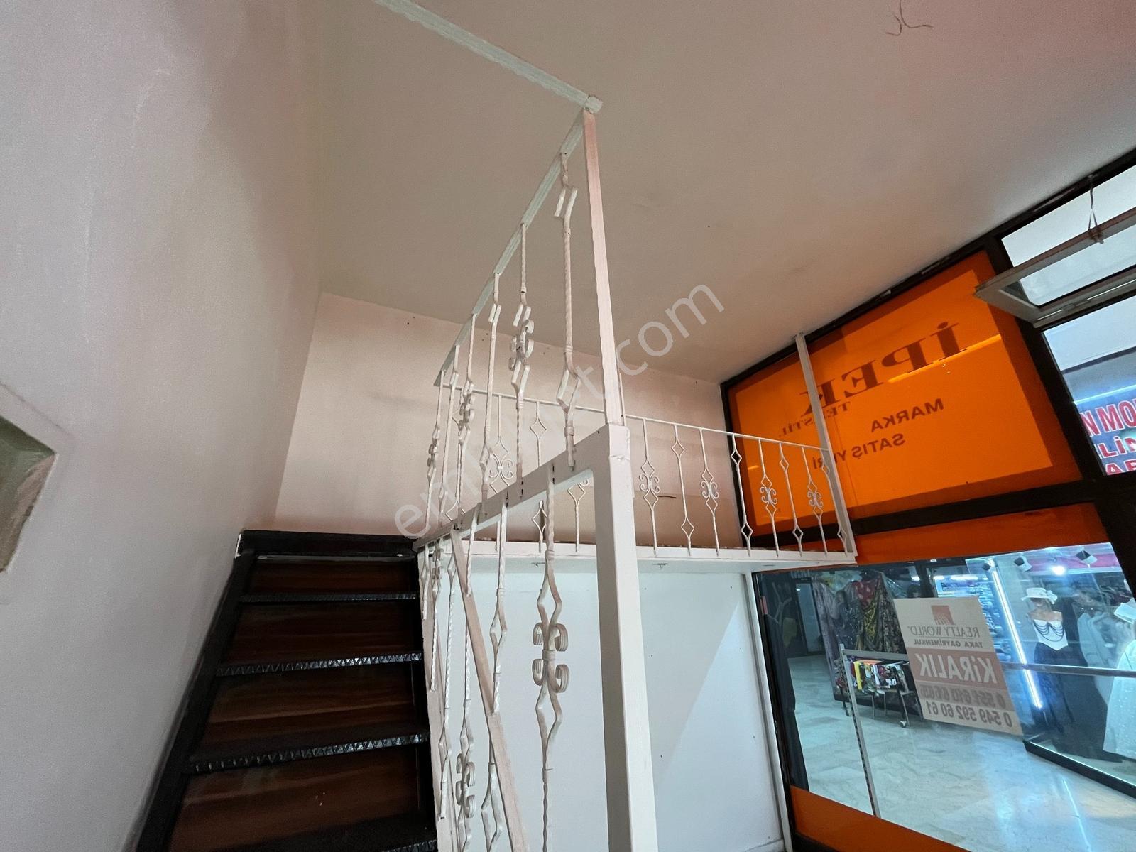 Rw Taka | De Sa Galeria İş Merkezinde Meydanda Kiralık Dükkan - Görsel 9